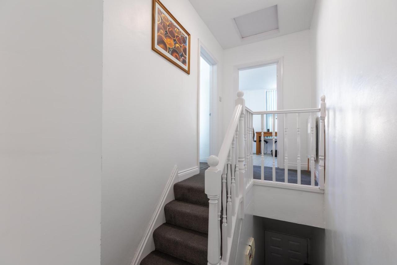 Platform Stadium Apartment With Parking Kingston upon Hull Luaran gambar